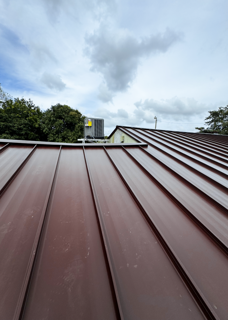 Roofing. Roof. Techos. Techos puertas y ventanas de alto impacto con Eco windows systems, Florida Lake Wales, Infinity Safety Homes.