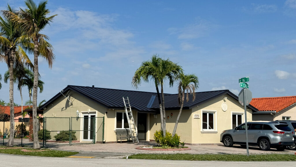 Techos puertas y ventanas de alto impacto con Eco windows systems, Florida Lake Wales, Infinity Safety Homes.